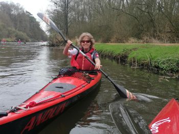Kanuten bei Bezirksfahrt auf der Niers
